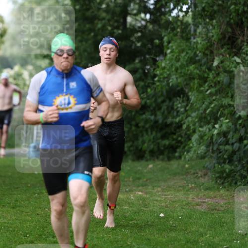 15.06.2025 - 7 Türme Triathlon Michael Strokosch http://msf.ph/oto/7971166 15.06.2025 12:59:23 Schwimmen 743, 750, 754, 816, 875, 892, 975, 1063, 1088, 1097 meine-sportfotos.de