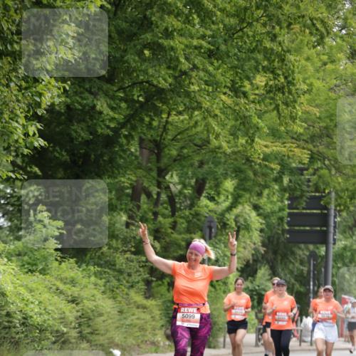 15.06.2025 - REWE Women's Run Jannik Wohlers http://msf.ph/oto/7971190 15.06.2025 10:06:22 Laufen 5635, 5616, 5099, 5086 meine-sportfotos.de