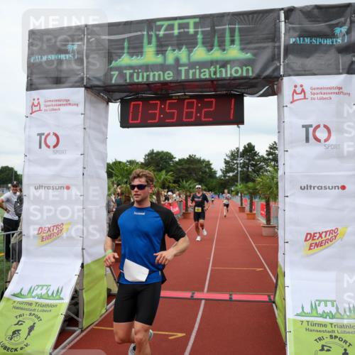 15.06.2025 - 7 Türme Triathlon Michael Strokosch http://msf.ph/oto/7971192 15.06.2025 13:58:20 Ziel 851, 973, 1045 meine-sportfotos.de