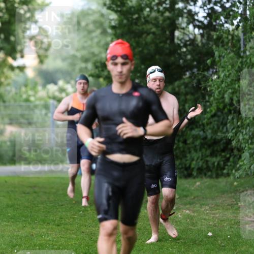 15.06.2025 - 7 Türme Triathlon Michael Strokosch http://msf.ph/oto/7971230 15.06.2025 12:59:29 Schwimmen 743, 750, 875, 892, 975, 1008, 1063, 1082, 1088, 1097 meine-sportfotos.de