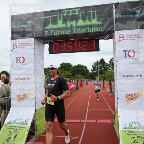 15.06.2025 - 7 Türme Triathlon Michael Strokosch http://msf.ph/oto/7971244 15.06.2025 13:58:23 Ziel 851, 973, 1045 meine-sportfotos.de