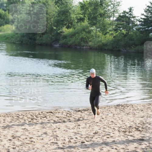 21.06.2025 - 27. Vierlanden-Triathlon MichiJ http://msf.ph/oto/7971277 15.06.2026 08:28:28 Schwimmen 10 meine-sportfotos.de