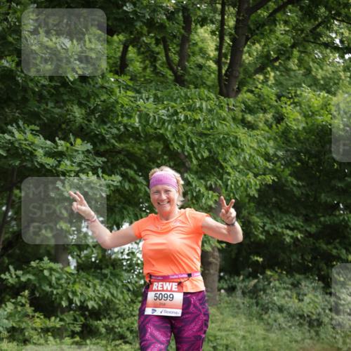 15.06.2025 - REWE Women's Run Jannik Wohlers http://msf.ph/oto/7971355 15.06.2025 10:06:26 Laufen 5099, 1441 meine-sportfotos.de
