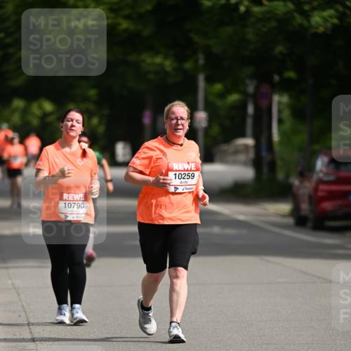 15.06.2025 - REWE Women's Run Dr. Thomas Lammeyer http://msf.ph/oto/7971377 15.06.2025 10:00:37 Laufen 10790, 10259 meine-sportfotos.de