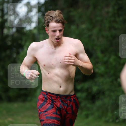 15.06.2025 - 7 Türme Triathlon Michael Strokosch http://msf.ph/oto/7971391 15.06.2025 12:59:47 Schwimmen 191, 892, 1008, 1082, 1088 meine-sportfotos.de