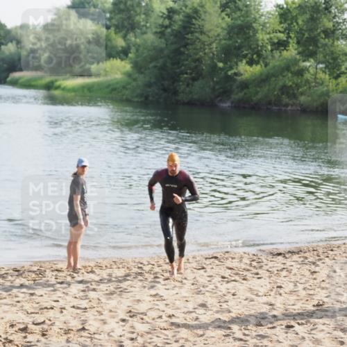 21.06.2025 - 27. Vierlanden-Triathlon MichiJ http://msf.ph/oto/7971393 15.06.2026 08:29:24 Schwimmen 4, 51 meine-sportfotos.de