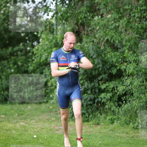 15.06.2025 - 7 Türme Triathlon Michael Strokosch http://msf.ph/oto/7971405 15.06.2025 12:59:51 Schwimmen 191, 1008, 1082 meine-sportfotos.de