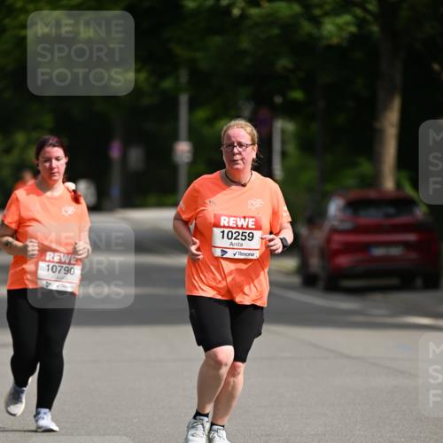 15.06.2025 - REWE Women's Run Dr. Thomas Lammeyer http://msf.ph/oto/7971412 15.06.2025 10:00:38 Laufen 10790, 10259 meine-sportfotos.de
