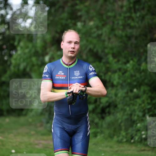 15.06.2025 - 7 Türme Triathlon Michael Strokosch http://msf.ph/oto/7971424 15.06.2025 12:59:52 Schwimmen 191, 1008, 1082 meine-sportfotos.de