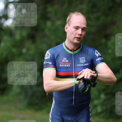 15.06.2025 - 7 Türme Triathlon Michael Strokosch http://msf.ph/oto/7971434 15.06.2025 12:59:53 Schwimmen 191, 1008, 1082 meine-sportfotos.de