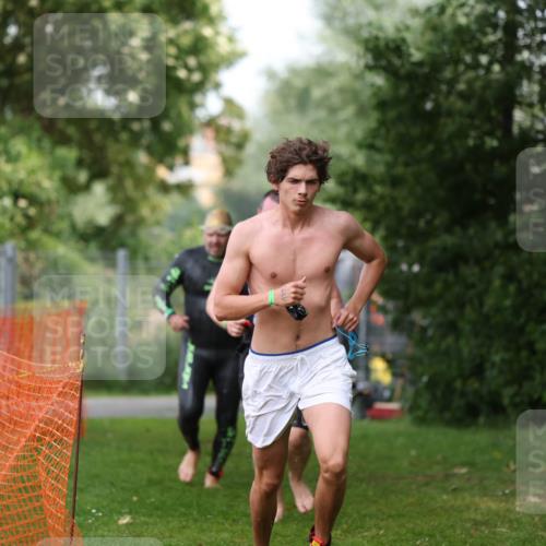 15.06.2025 - 7 Türme Triathlon Michael Strokosch http://msf.ph/oto/7971436 15.06.2025 13:00:21 Schwimmen 193, 705, 1092 meine-sportfotos.de