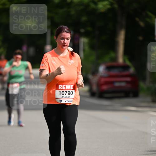 15.06.2025 - REWE Women's Run Dr. Thomas Lammeyer http://msf.ph/oto/7971506 15.06.2025 10:00:40 Laufen 10790 meine-sportfotos.de