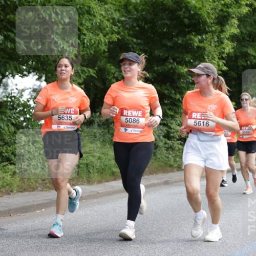 15.06.2025 - REWE Women's Run Jannik Wohlers http://msf.ph/oto/7971542 15.06.2025 10:06:31 Laufen 5635, 5086, 5616, 5566, 49 meine-sportfotos.de