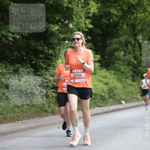15.06.2025 - REWE Women's Run Jannik Wohlers http://msf.ph/oto/7971554 15.06.2025 10:06:32 Laufen 5, 5566, 4, 5299 meine-sportfotos.de