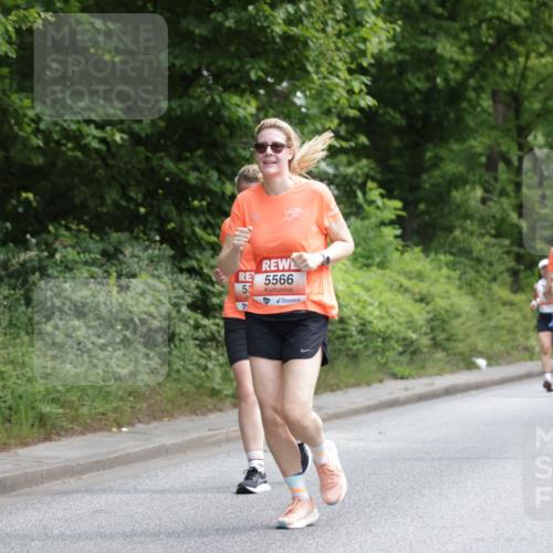 15.06.2025 - REWE Women's Run Jannik Wohlers http://msf.ph/oto/7971583 15.06.2025 10:06:32 Laufen 5566, 5, 5299 meine-sportfotos.de