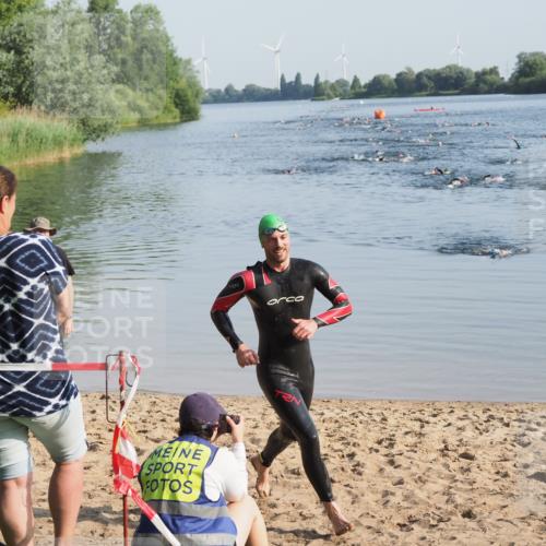 21.06.2025 - 27. Vierlanden-Triathlon MichiJ http://msf.ph/oto/7971602 15.06.2026 08:31:40 Schwimmen 63 meine-sportfotos.de