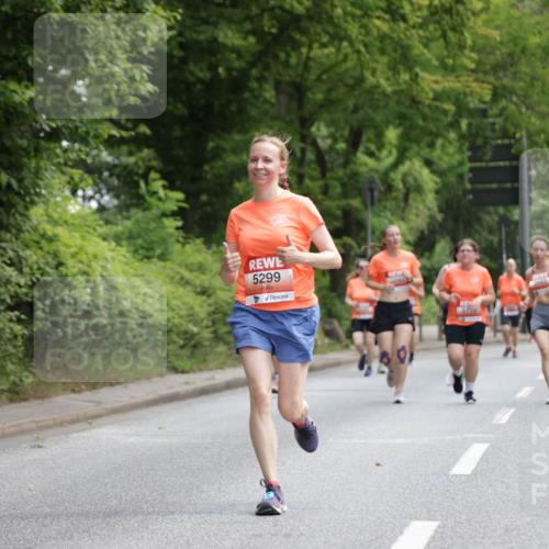 15.06.2025 - REWE Women's Run Jannik Wohlers http://msf.ph/oto/7971631 15.06.2025 10:06:34 Laufen 5299 meine-sportfotos.de