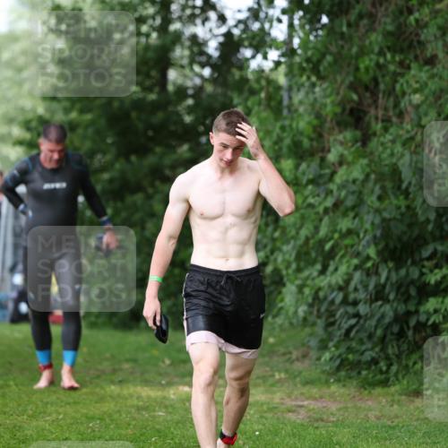 15.06.2025 - 7 Türme Triathlon Michael Strokosch http://msf.ph/oto/7971638 15.06.2025 13:01:00 Schwimmen 847, 1080, 1096, 1192, 1200 meine-sportfotos.de