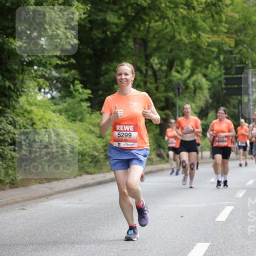 15.06.2025 - REWE Women's Run Jannik Wohlers http://msf.ph/oto/7971641 15.06.2025 10:06:34 Laufen 5299 meine-sportfotos.de