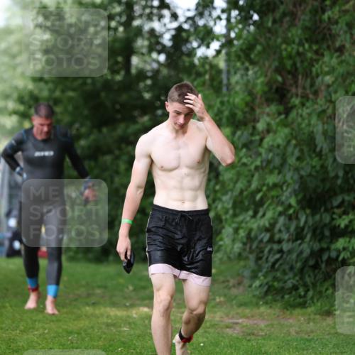 15.06.2025 - 7 Türme Triathlon Michael Strokosch http://msf.ph/oto/7971642 15.06.2025 13:01:01 Schwimmen 759, 847, 972, 1080, 1096, 1192, 1200 meine-sportfotos.de