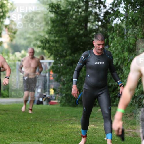 15.06.2025 - 7 Türme Triathlon Michael Strokosch http://msf.ph/oto/7971668 15.06.2025 13:01:04 Schwimmen 702, 759, 847, 972, 1080, 1096, 1192, 1200 meine-sportfotos.de