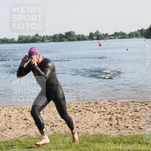 21.06.2025 - 27. Vierlanden-Triathlon MichiJ http://msf.ph/oto/7971680 15.06.2026 08:32:02 Schwimmen 30, 178 meine-sportfotos.de