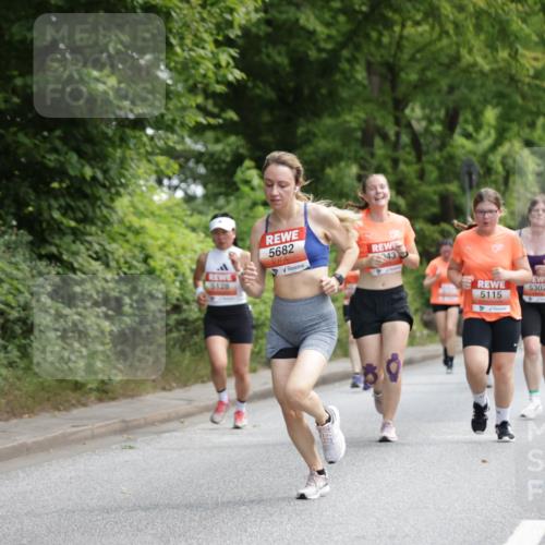 15.06.2025 - REWE Women's Run Jannik Wohlers http://msf.ph/oto/7971695 15.06.2025 10:06:37 Laufen 5682, 5128, 343, 5302, 5115 meine-sportfotos.de