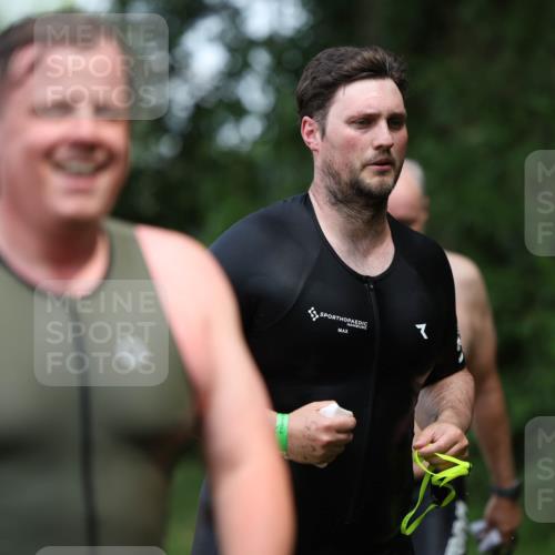 15.06.2025 - 7 Türme Triathlon Michael Strokosch http://msf.ph/oto/7971730 15.06.2025 13:01:11 Schwimmen 702, 759, 785, 847, 972, 1080, 1096, 1192, 1200 meine-sportfotos.de