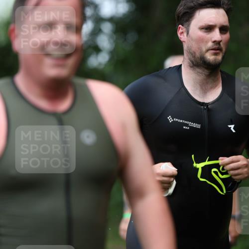 15.06.2025 - 7 Türme Triathlon Michael Strokosch http://msf.ph/oto/7971734 15.06.2025 13:01:11 Schwimmen 702, 759, 785, 847, 972, 1080, 1096, 1192, 1200 meine-sportfotos.de