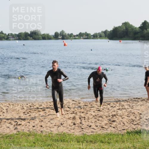 21.06.2025 - 27. Vierlanden-Triathlon MichiJ http://msf.ph/oto/7971768 15.06.2026 08:32:21 Schwimmen 50, 188 meine-sportfotos.de