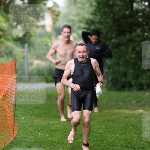 15.06.2025 - 7 Türme Triathlon Michael Strokosch http://msf.ph/oto/7971777 15.06.2025 13:01:17 Schwimmen 702, 759, 785, 847, 972, 1080, 1096, 1192, 1200 meine-sportfotos.de
