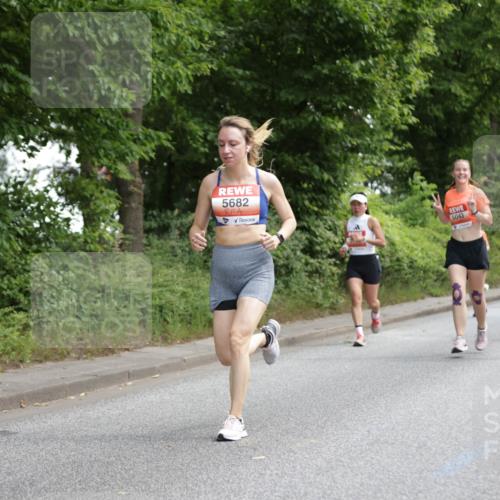 15.06.2025 - REWE Women's Run Jannik Wohlers http://msf.ph/oto/7971778 15.06.2025 10:06:38 Laufen 5682, 5043, 511, 5302 meine-sportfotos.de
