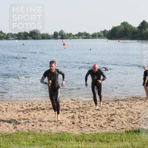 21.06.2025 - 27. Vierlanden-Triathlon MichiJ http://msf.ph/oto/7971780 15.06.2026 08:32:21 Schwimmen 50, 188 meine-sportfotos.de