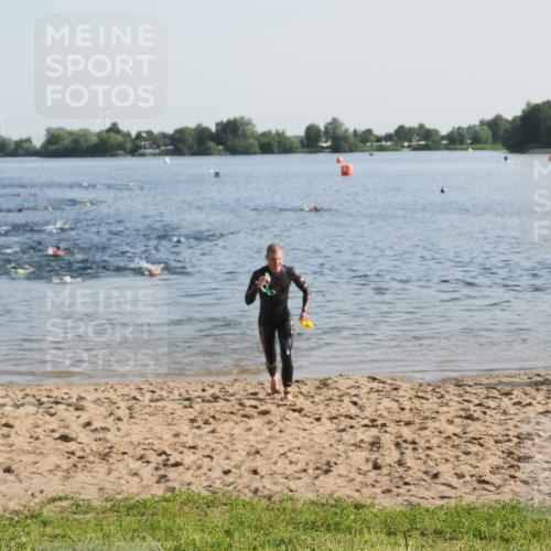 21.06.2025 - 27. Vierlanden-Triathlon MichiJ http://msf.ph/oto/7971801 15.06.2026 08:32:30 Schwimmen 14, 26, 188 meine-sportfotos.de