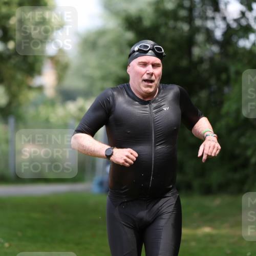 15.06.2025 - 7 Türme Triathlon Michael Strokosch http://msf.ph/oto/7971876 15.06.2025 13:01:44 Schwimmen 834 meine-sportfotos.de