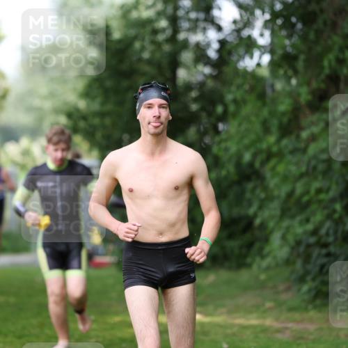 15.06.2025 - 7 Türme Triathlon Michael Strokosch http://msf.ph/oto/7971901 15.06.2025 13:02:21 Schwimmen 1083, 1118, 1173 meine-sportfotos.de