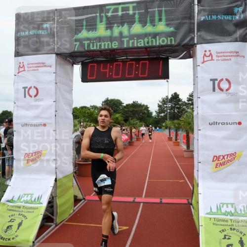 15.06.2025 - 7 Türme Triathlon Michael Strokosch http://msf.ph/oto/7971927 15.06.2025 14:00:01 Ziel 652, 1102 meine-sportfotos.de