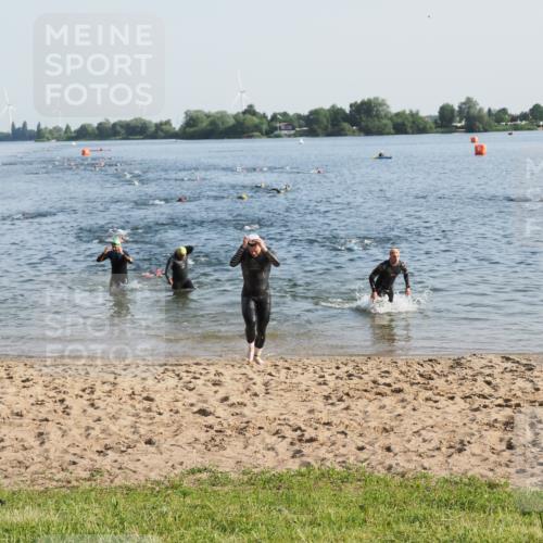 21.06.2025 - 27. Vierlanden-Triathlon MichiJ http://msf.ph/oto/7971932 15.06.2026 08:32:41 Schwimmen 14, 25, 26, 38, 87 meine-sportfotos.de