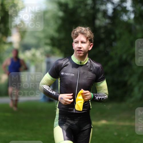 15.06.2025 - 7 Türme Triathlon Michael Strokosch http://msf.ph/oto/7971933 15.06.2025 13:02:24 Schwimmen 1083, 1118, 1173 meine-sportfotos.de