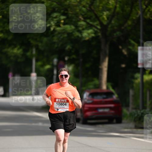 15.06.2025 - REWE Women's Run Dr. Thomas Lammeyer http://msf.ph/oto/7971958 15.06.2025 10:01:10 Laufen 10804 meine-sportfotos.de
