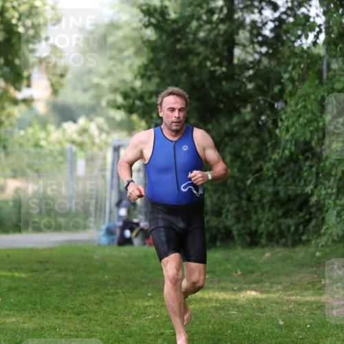 15.06.2025 - 7 Türme Triathlon Michael Strokosch http://msf.ph/oto/7971960 15.06.2025 13:02:27 Schwimmen 1083, 1118, 1173 meine-sportfotos.de