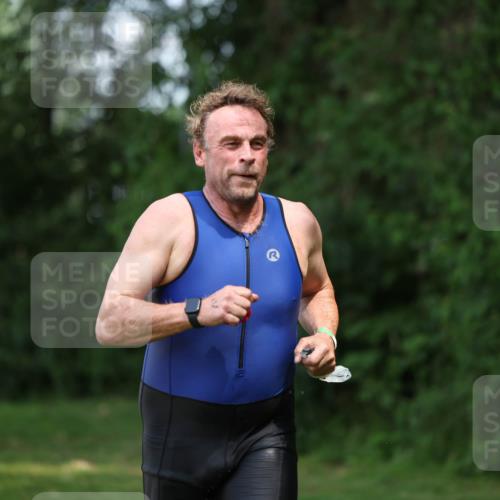 15.06.2025 - 7 Türme Triathlon Michael Strokosch http://msf.ph/oto/7971993 15.06.2025 13:02:30 Schwimmen 1083, 1118, 1173 meine-sportfotos.de