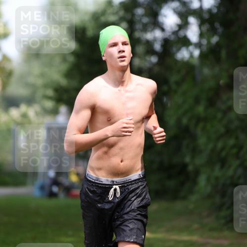 15.06.2025 - 7 Türme Triathlon Michael Strokosch http://msf.ph/oto/7972019 15.06.2025 13:02:40 Schwimmen 1083 meine-sportfotos.de