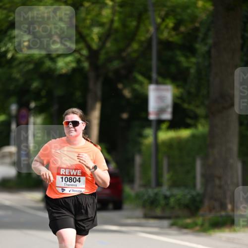 15.06.2025 - REWE Women's Run Dr. Thomas Lammeyer http://msf.ph/oto/7972030 15.06.2025 10:01:12 Laufen 10804 meine-sportfotos.de