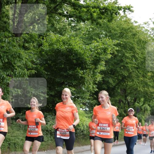 15.06.2025 - REWE Women's Run Jannik Wohlers http://msf.ph/oto/7972062 15.06.2025 10:06:46 Laufen 5361, 5071, 5205, 5360 meine-sportfotos.de