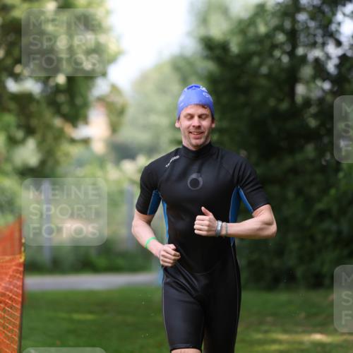15.06.2025 - 7 Türme Triathlon Michael Strokosch http://msf.ph/oto/7972081 15.06.2025 13:03:32 Schwimmen 1078 meine-sportfotos.de
