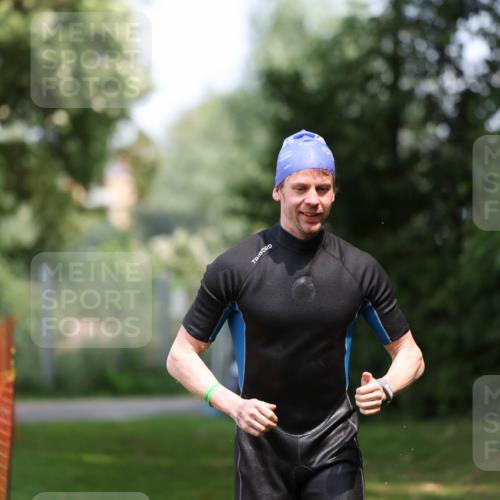 15.06.2025 - 7 Türme Triathlon Michael Strokosch http://msf.ph/oto/7972088 15.06.2025 13:03:33 Schwimmen 1078 meine-sportfotos.de