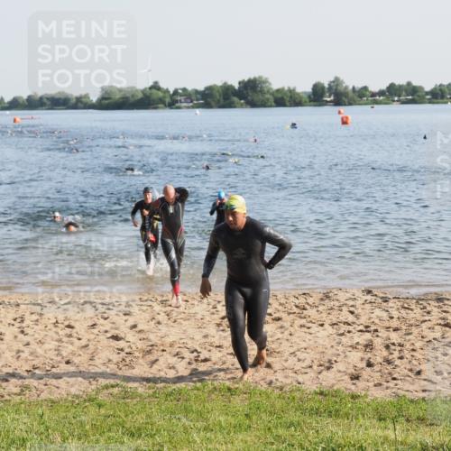 21.06.2025 - 27. Vierlanden-Triathlon MichiJ http://msf.ph/oto/7972097 15.06.2026 08:32:51 Schwimmen 8, 25, 38, 41, 60, 87 meine-sportfotos.de