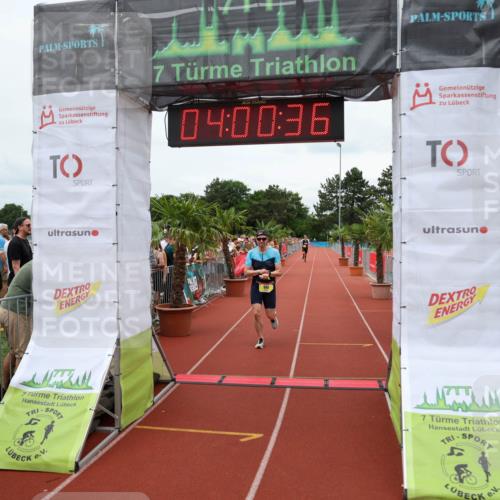15.06.2025 - 7 Türme Triathlon Michael Strokosch http://msf.ph/oto/7972144 15.06.2025 14:00:35 Ziel 986, 1132, 1143 meine-sportfotos.de