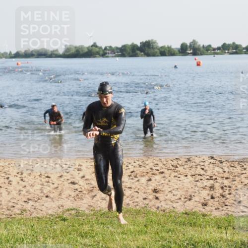 21.06.2025 - 27. Vierlanden-Triathlon MichiJ http://msf.ph/oto/7972170 15.06.2026 08:32:55 Schwimmen 8, 41, 60, 87, 185, 234 meine-sportfotos.de